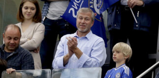 Abramovich gives up control of Chelsea, still owns the club

