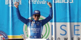  Kyle Larson explains the crash with teammate Chase Elliott at Wise Power 400: 'An outright mistake' |  Sporting News Canada

