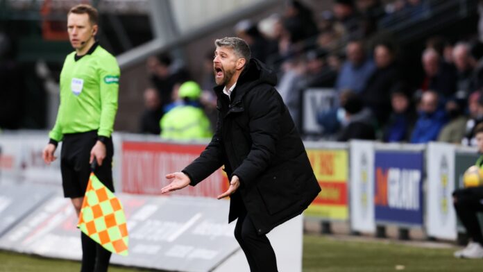 Robinsons-first-match-as-St-Mirren-coach-ended-in-a.png Robinson's first match as St Mirren coach ended in a loss of hearts