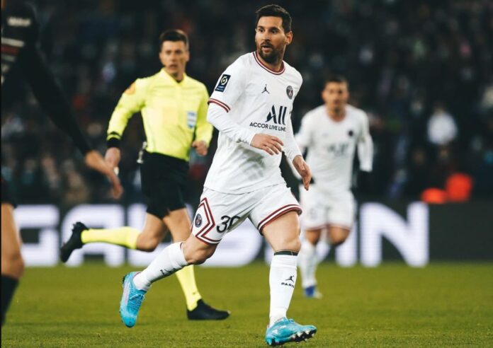 PSG Players Ignore Lionel Messi