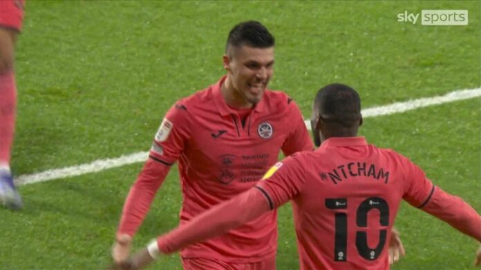 West-Brom-was-bitten-by-a-late-Swansea-weakness.jpg West Brom was bitten by a late Swansea weakness