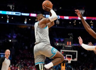 LeBron delivers another iconic moment; discusses being 'face of the league'