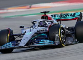 Confident Hamilton: My team don't make mistakes