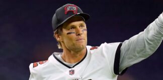 Brady announces NFL return: 'Unfinished business'

