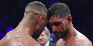 AMIR KHAN v KELL BROOK   19-2-2022.AO ARENA, MANCHESTER.PIC LAWRENCE LUSTIG.AMIR KHAN v KELL BROOK