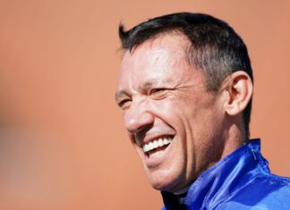 Dettori Welles, Marquand in Workforce Eire within the Racing League Dettori Welles, Marquand in Team Ireland in the Racing League