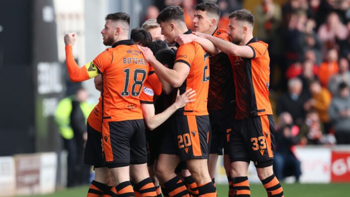 Dundee-Utd-and-Hearts-share-the-loot-at-Tannadice.png Dundee United