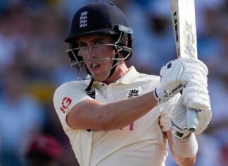 England’s “Skillful Dodger” Lawrence steals the present England's "Skillful Dodger" Lawrence steals the show