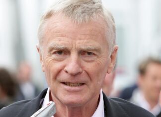 Ex-F1 chief Mosley shot himself after being advised he had weeks to dwell Ex-F1 chief Mosley shot himself after being told he had weeks to live