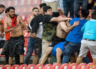Fan violence in Mexico results in accidents and suspension of matches Fan violence in Mexico leads to injuries and suspension of matches