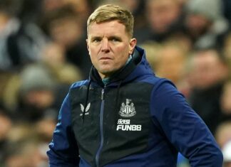 Howe responds to Carra, Nev: ‘My main is soccer’ Howe responds to Carra, Nev: 'My major is football'