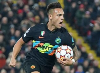 Liverpool certified for the quarter-finals regardless of the defeat of Inter Lautaro Martinez Inter Milan celebrates after scoring (AP)