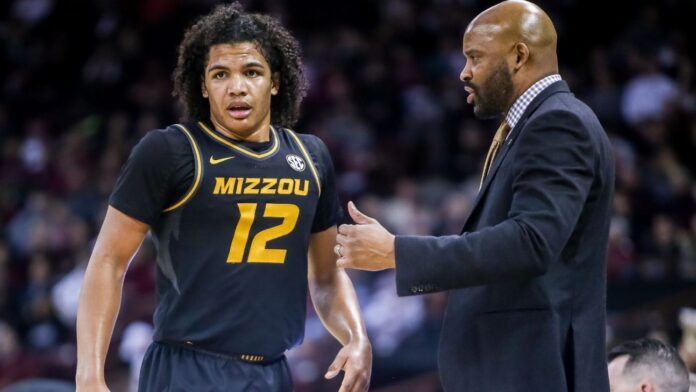  Missouri shoots Martin;  Competing coaches criticize the movement

