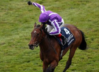 Mom Earth makes a four-year-old bow at Curragh Mother Earth ridden by jockey Frankie Dettori wins the Qipco 1000 Guineas