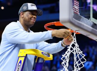 North Carolina coach Hubert Davis’ highway is bumpy, winding, and finally historic within the first yr North Carolina coach Hubert Davis' road is bumpy, winding, and ultimately historic in the first year
