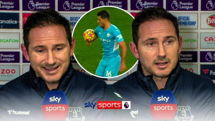Riley-personally-apologizes-to-Kenwright-Lampard-for-the-handball-decision.jpg Lampard on pen decision