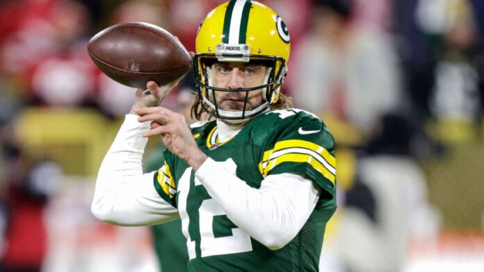 Rodgers-says-hes-back-with-the-Packers.jpg Rodgers says he's back with the Packers