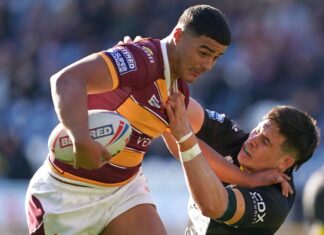 Sunday Premier League: Giants edge over Purple Devils, cup away from objective Sunday Premier League: Giants edge over Red Devils, cup away from goal