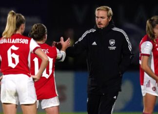 WSL Previews: Learn Arsenal مضيف Host Arsenal head coach Jonas Eidevall greets Kim Little