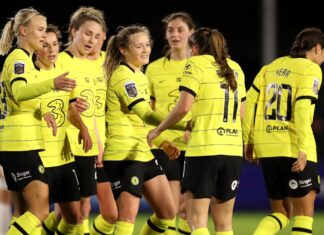 Wall Road Journal: Chelsea near Arsenal’s hole | Man Metropolis received by preserving Manchester United Erin Cuthbert is congratulated after scoring to put Chelsea 3-0 up at Everton