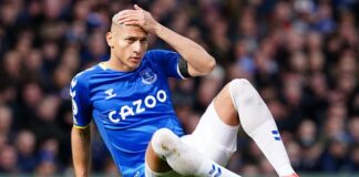 Richarlison misses a missed first-half opportunity 