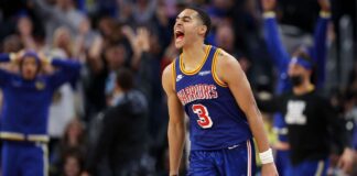 Warriors snatch playoff spot with big win

