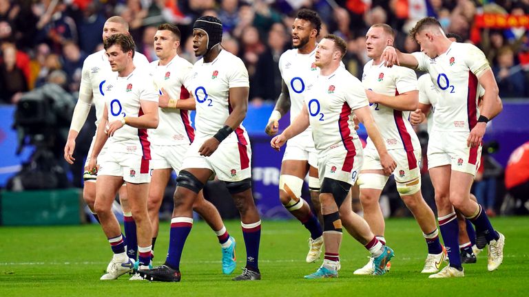 England players looked frustrated during the first half against France