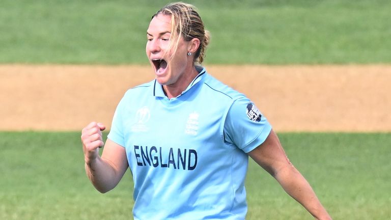 Catherine Brent got three wickets when England convincingly beat Pakistan