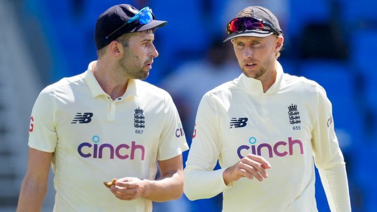Throwing wood 17 times in the first rounds of the West Indies but was unable to continue on the third day