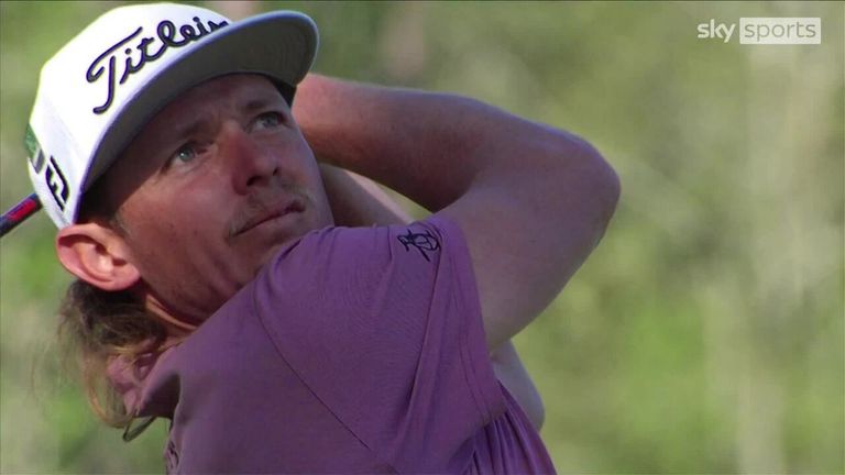 Cameron Smith's hopes of a major Masters title collapsed into the infamous 12th place with a triple bogey.
