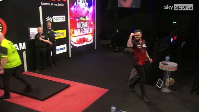 Joe Cullen beat home favorite Michael Van Gerwen as he won the second leg to claim victory in the seventh week of the Premier League in Rotterdam.