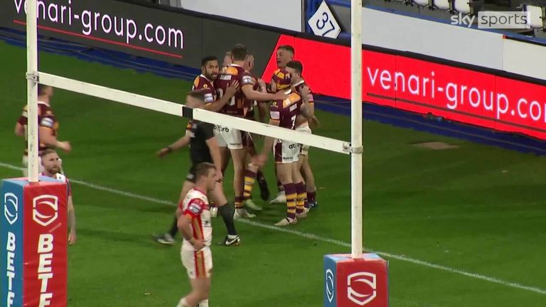 Highlights of the Betfred Super League match between the Huddersfield Giants and the Catalans Dragons. 