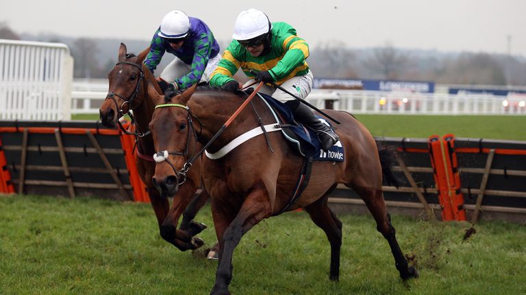 Champ and Jonjo O' stand up;  Neill off Tom O'  Brien and Thyme Hill to land the Howden Long Walk Hurdle