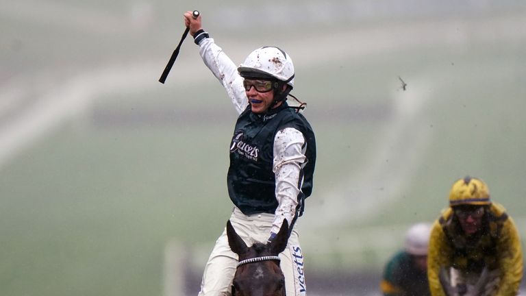 Charlie Deutch salutes the crowd after landing first Cheltenham Festival winner on L'39;s  Home Presse