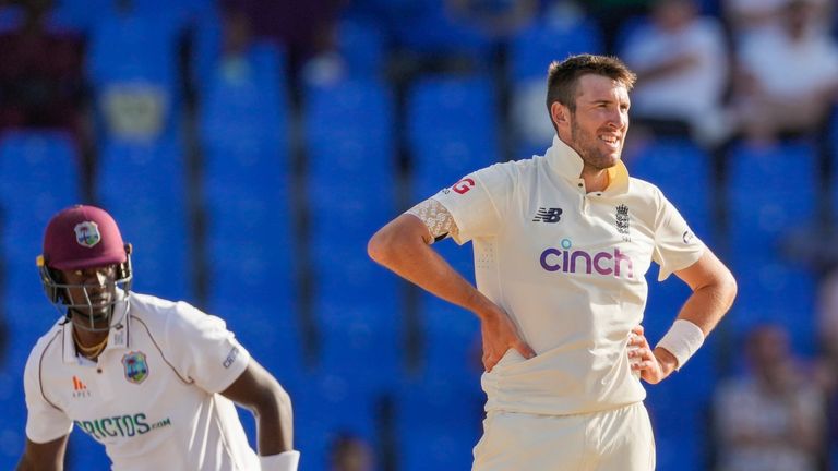 Somerset tailor Craig Overton is expected to return to the English bowling offensive for the third Test