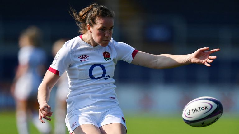 Emily Scarrat kicked five turnovers in England's win on her return from a broken leg 
