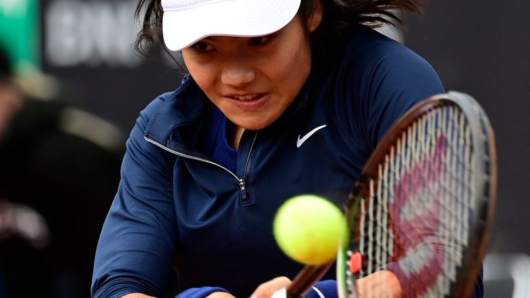 Emma Raducano should be more "strong" According to UK Cup captain Billie Jean King Anne Keuthavong