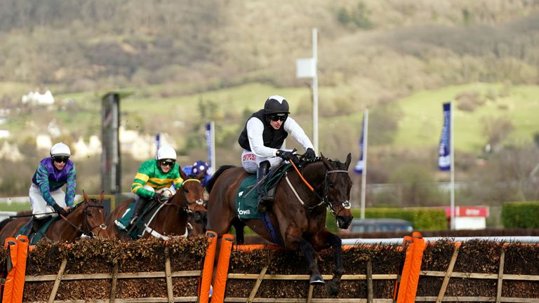 Porter led the floors from start to finish to win the Stayers'  Hurdles for the second year in a row at Cheltenham