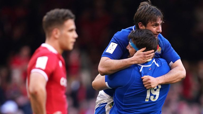 Italy celebrates at the Emirate Stadium