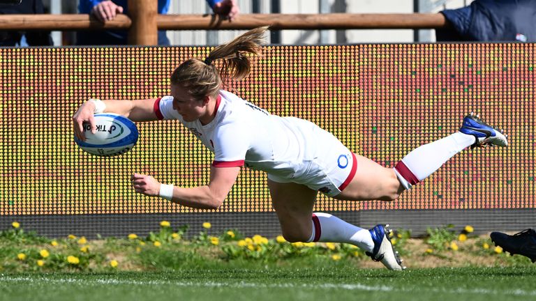 Lydia Thompson scored three attempts in England's victory over Italy