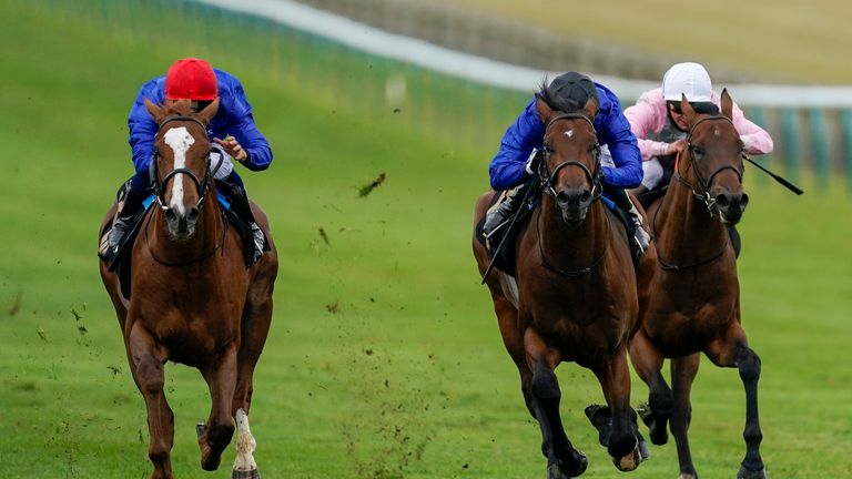 Modern News, ridden by Mickael Barzalona, ​​is on its way to winning at Newmarket 