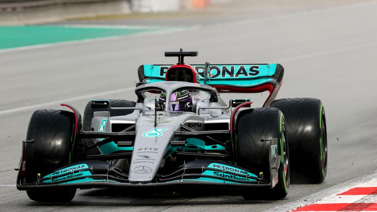 Lewis Hamilton was fastest in his Mercedes on the final day of pre-season testing, but Red Bull's Max Verstappen also produced an impressive time on his C3 tyre.