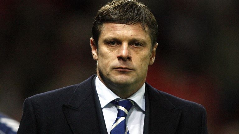 Dinamo Kyiv coach Oleg Luzhny walks into the bunker before his team faces Manchester United in the UEFA Champions League soccer match in Old Trafford, Manchester, northwest England, November 7, 2007. AFP PHOTO / ANDREW YATES (Must read photo by ANDREW YATES / ANDREW YATES / AFP via Getty Images)