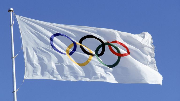 The IOC asks all sports to ban Russian and Belarusian athletes and teams from international competitions