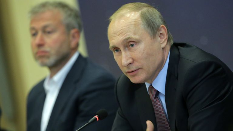 Photo of Roman Abramovich with Vladimir Putin in 2016