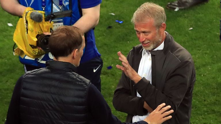 PORTO, PORTUGAL - MAY 29: Thomas Tuchel, Chelsea manager, and Roman Abramovich, owner of Chelsea celebrate after their team won the Champions League final between Manchester City and Chelsea at Estadio do Dragao on May 29, 2023 in Porto, Portugal.  (Photo by Mark Atkins/Getty Images)