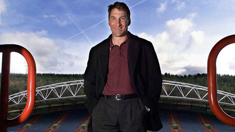 Smith was appointed head coach of Huddersfield in 2001