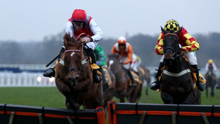 Tritonic (left) wipes last at Ascot in front of Onemorefortheroad