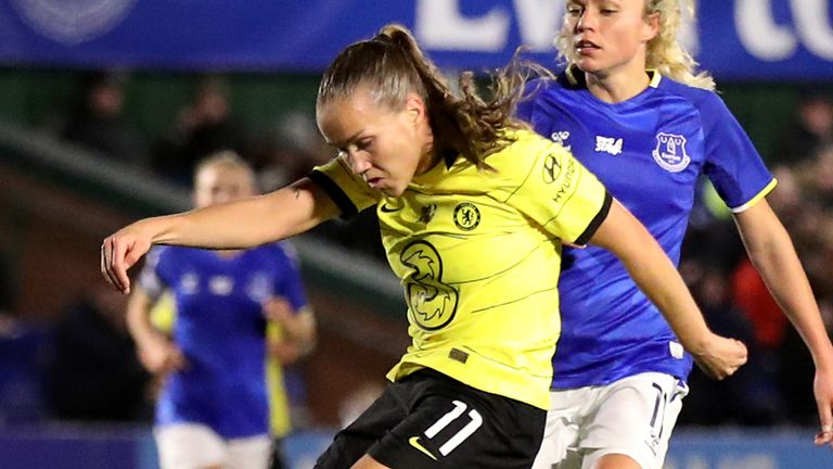 Guru Ritten leads Chelsea to a 2-0 lead against Everton